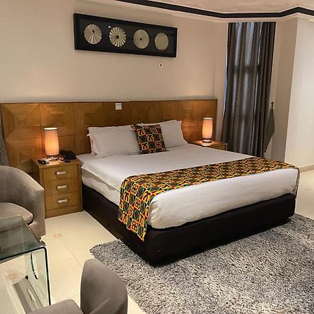 Airport West Hotel Аккра Екстер'єр фото