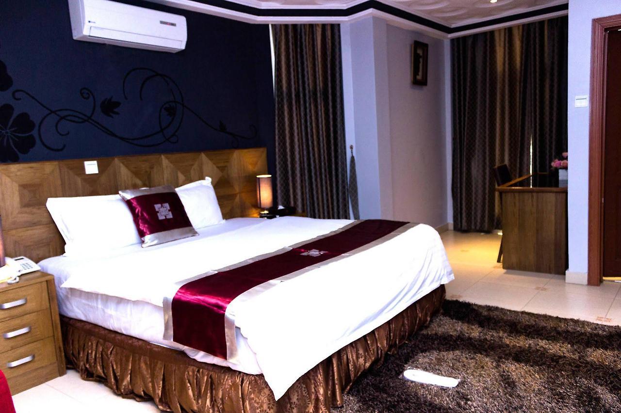 Airport West Hotel Аккра Екстер'єр фото