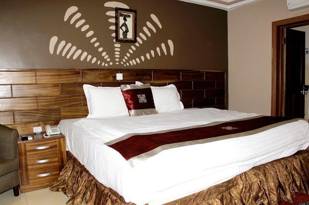 Airport West Hotel Аккра Екстер'єр фото
