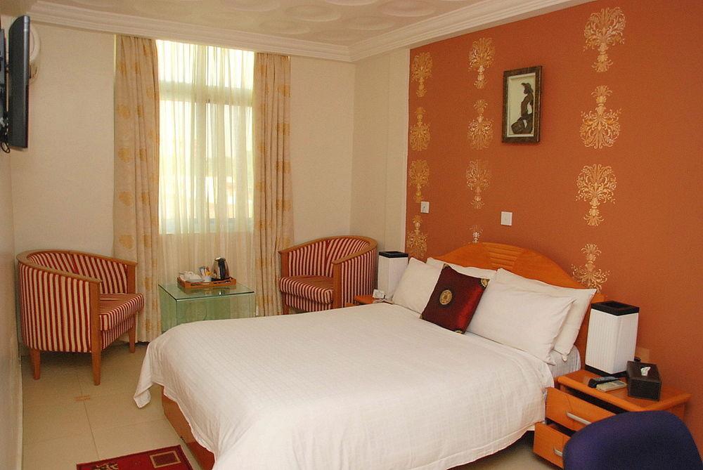 Airport West Hotel Аккра Екстер'єр фото