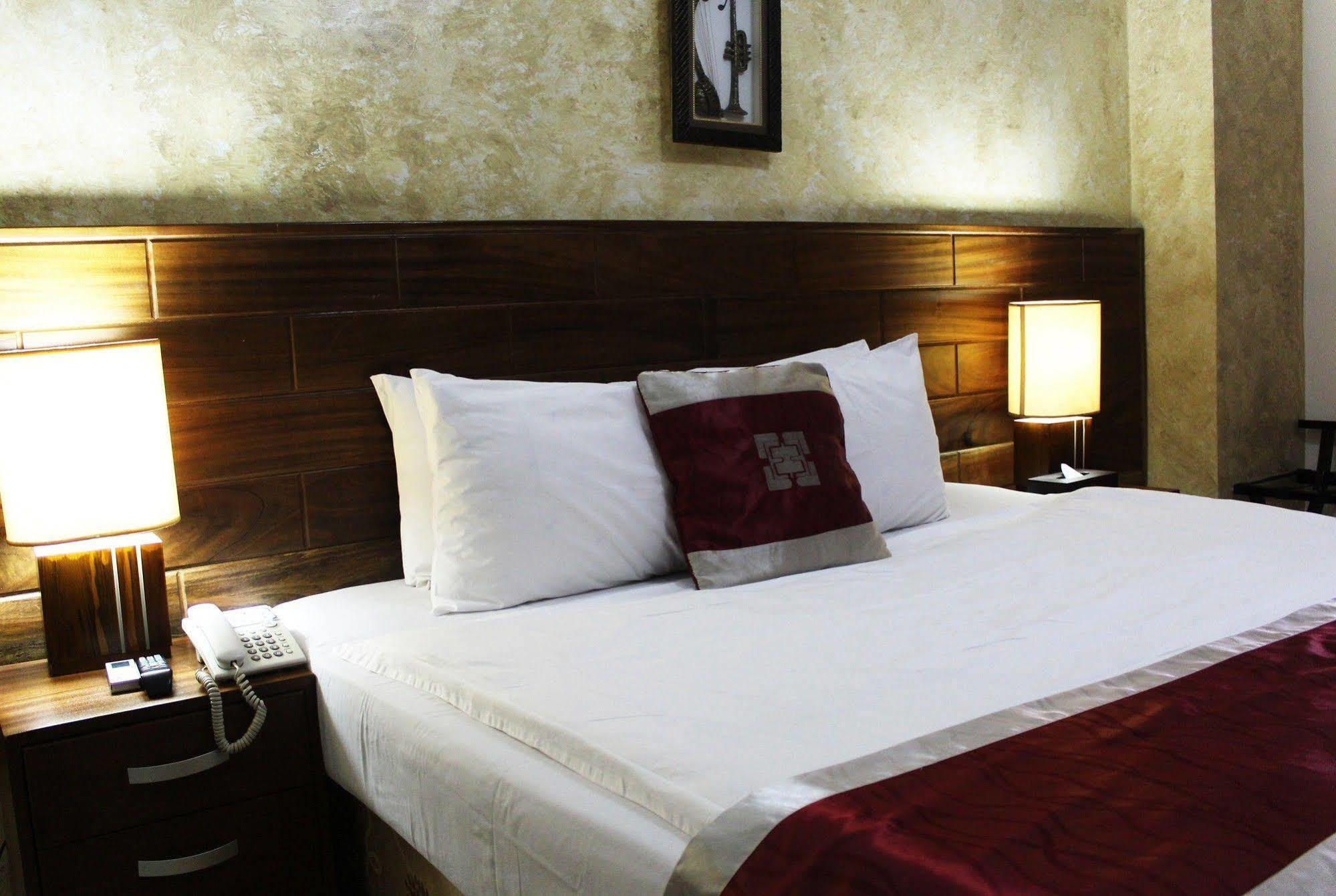 Airport West Hotel Аккра Екстер'єр фото