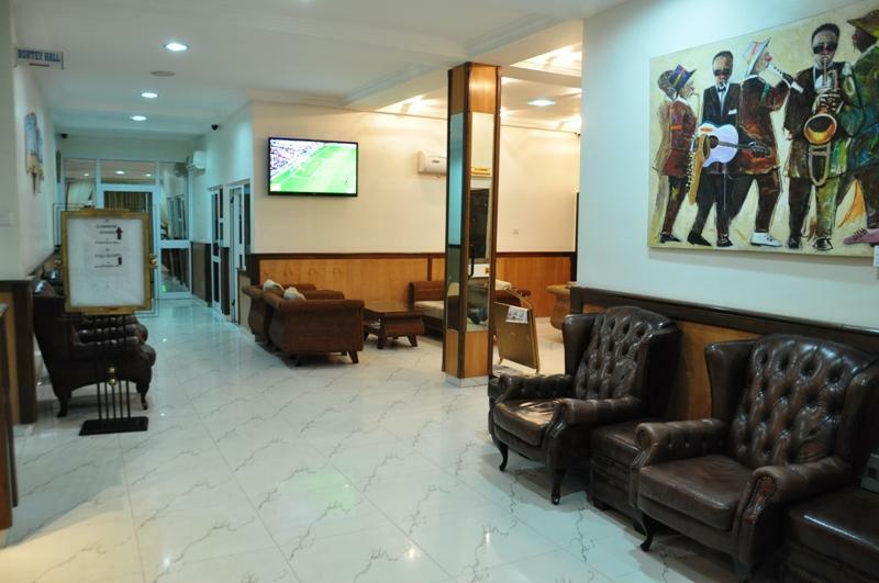 Airport West Hotel Аккра Екстер'єр фото
