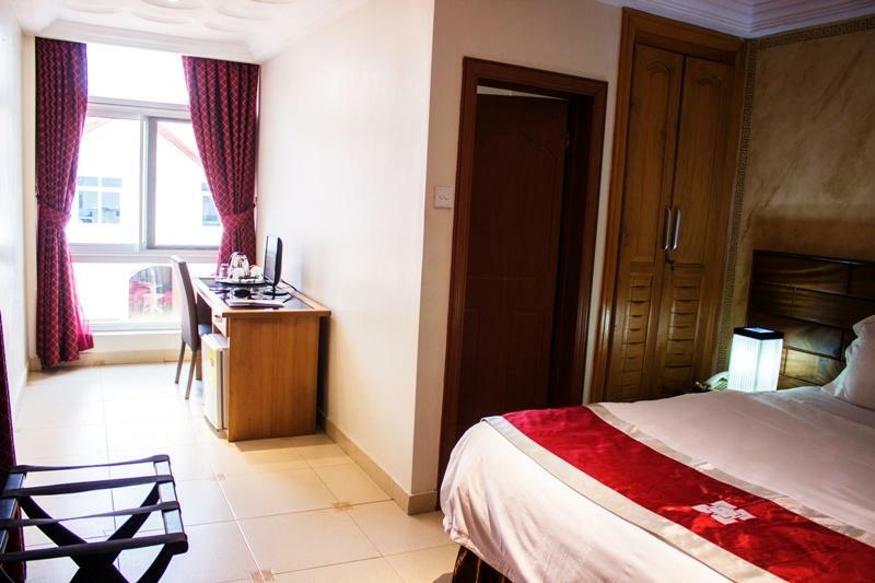 Airport West Hotel Аккра Екстер'єр фото